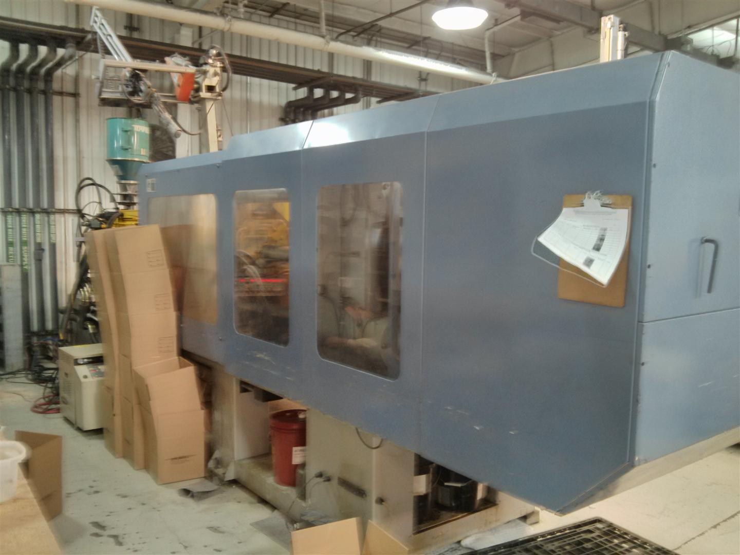 335 Ton HPM Injection Molding Machine, Model Universal 2, 22 Oz, 2000