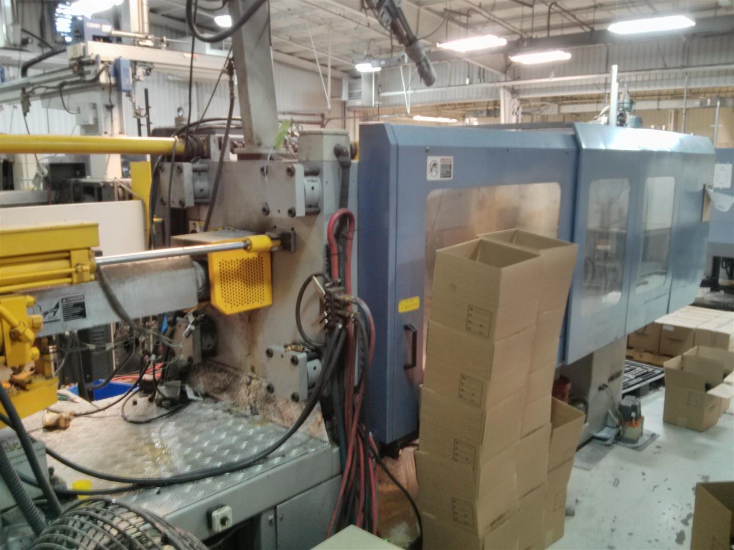 335 Ton HPM Injection Molding Machine, Model Universal 2, 22 Oz, 2000